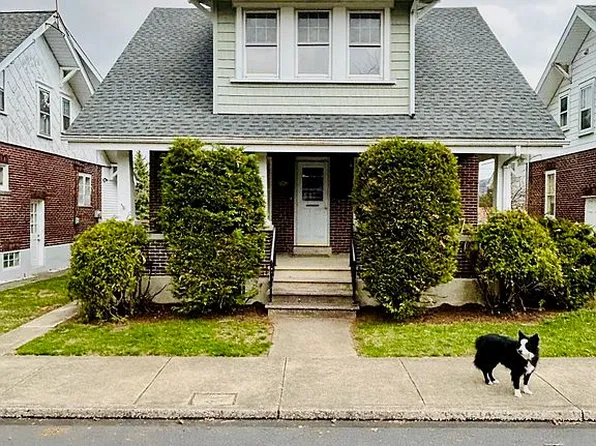 325 N 2nd St, Emmaus, PA 18049