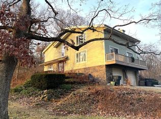 W310S7773 Arbor Dr, Mukwonago, WI 53149