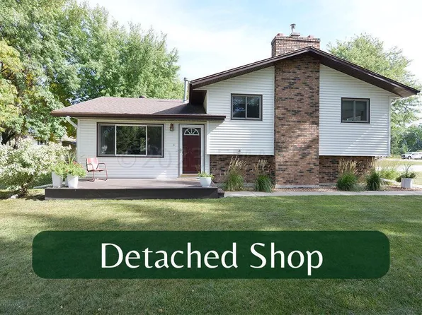 1204 62nd Ave N, Moorhead, MN 56560