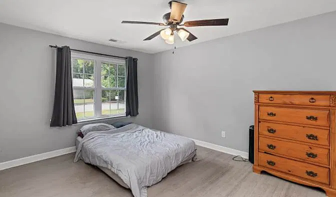 4 bed, 1340 sqft, $650 — Photo 3
