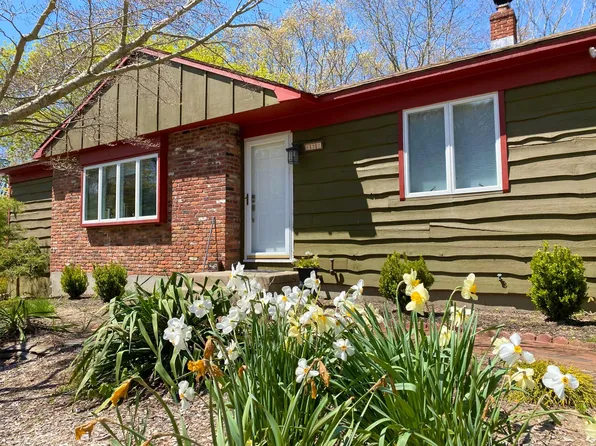 (undisclosed Address), Hampton Bays, NY 11946