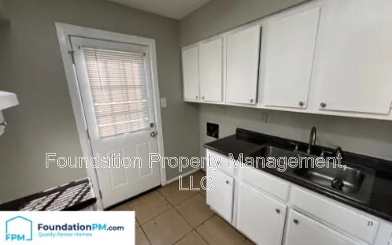 2 bed, 1.0 bath, 813 sqft, $915 — Photo 4