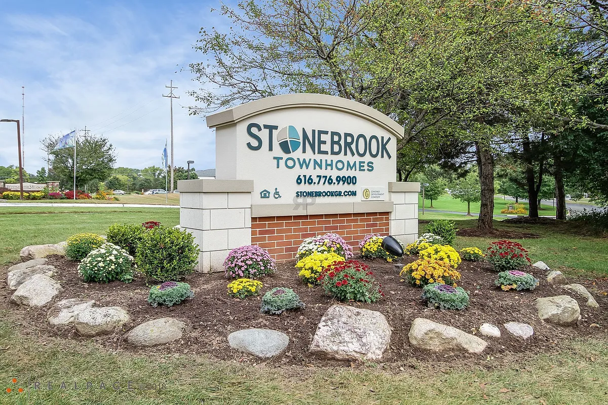 Stonebrook Townhomes Exterior - Stonebrook Townhomes I & II