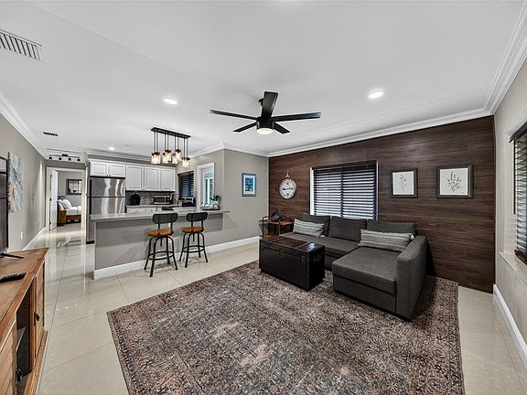 4th image of 1210 NE 16th Avenue