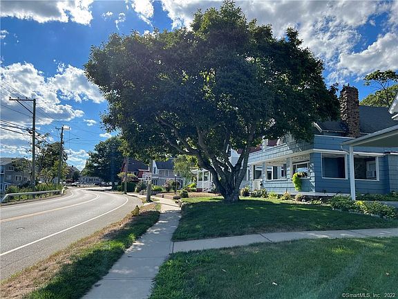 4th image of 220 Shore Dr