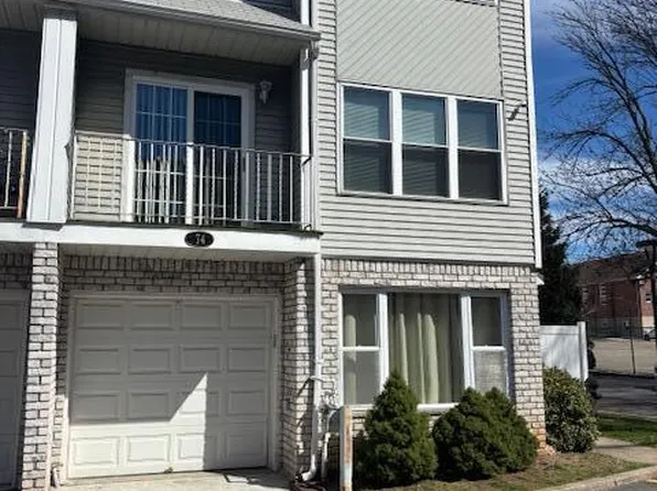 74 Vogel Loop, Staten Island, NY 10314