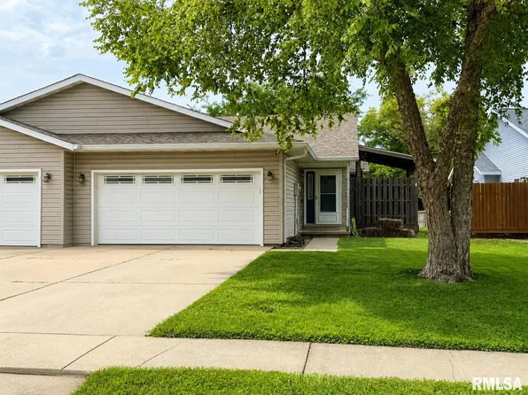 153 Wintergreen Dr, Chatham, IL 62629