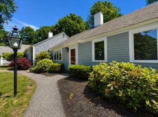 9 Oakview Dr #1, Cape Elizabeth, ME 04107