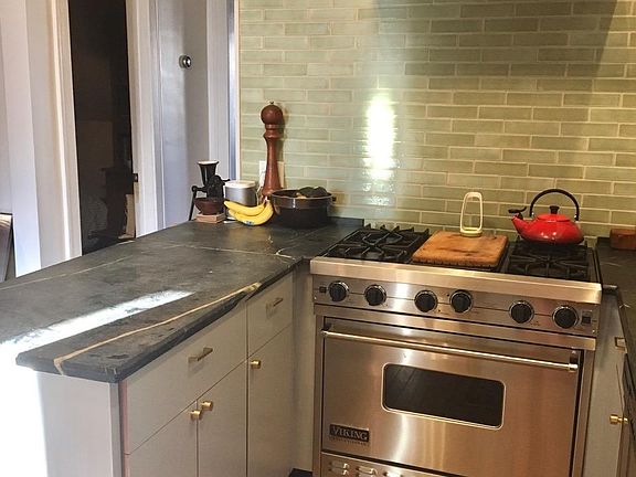 5th image of 2344 S Leavitt St #1F