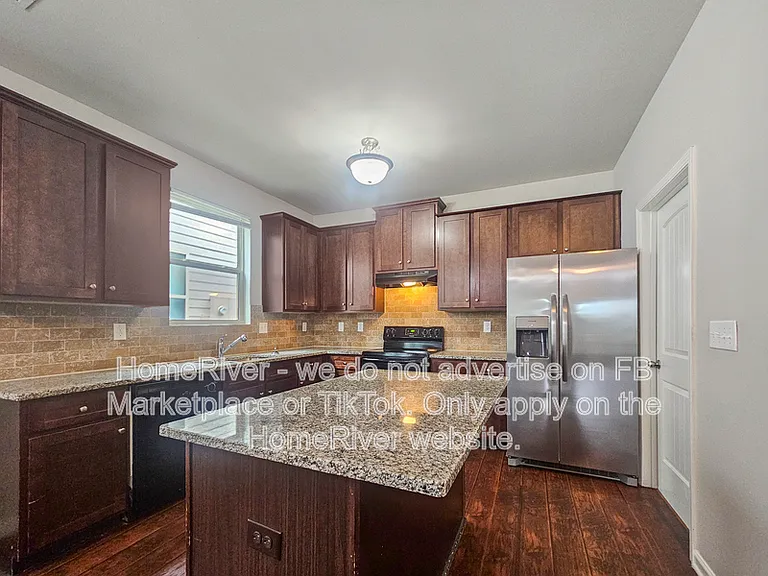 174 Daisy Cir — Photo 8
