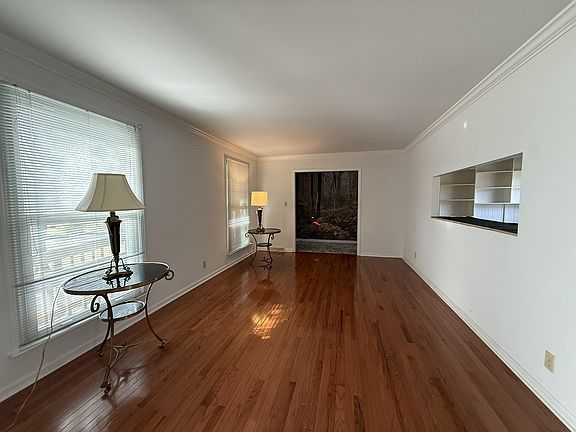 4th image of 503 Wingate Dr