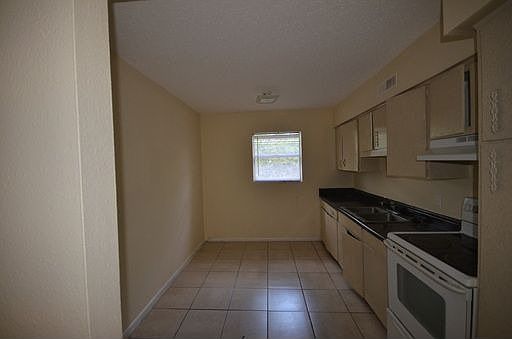 4th image of 13135 N 19th St APT 208