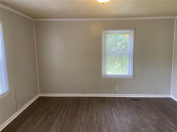 5th image of 2240 Durham St