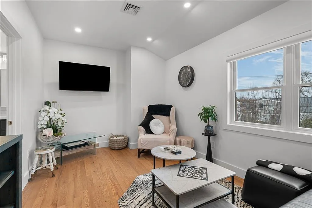 1 bed, 650 sqft, $3,000 — Photo 4