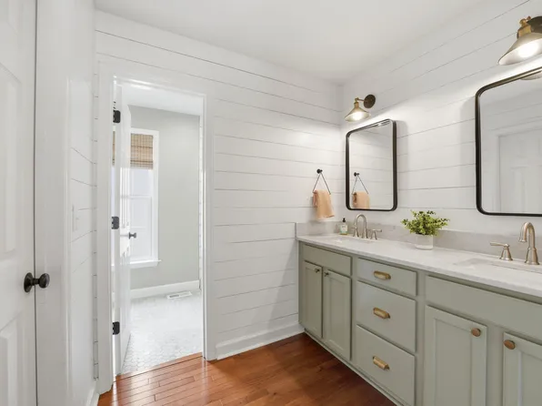 309 Springside Dr, Holly Springs, NC 27540