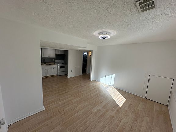3rd image of 12610 Thrush Pl #B