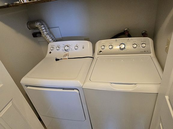 5th image of 272 Heineberg Dr #272