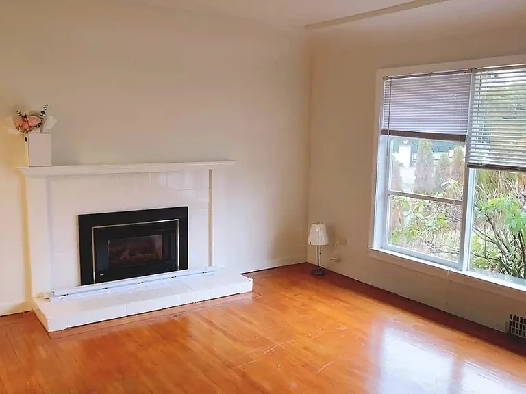 2308 Jefferson Ave — Photo 2