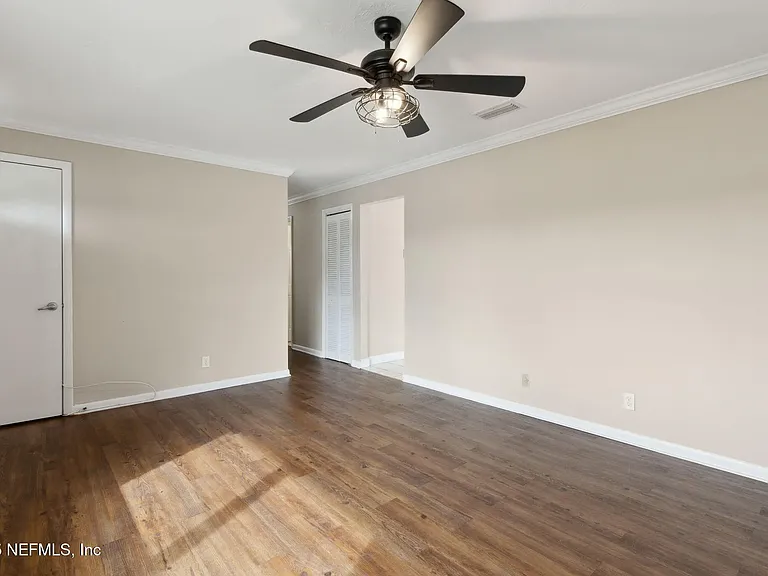 2 Roberts St N — Photo 7