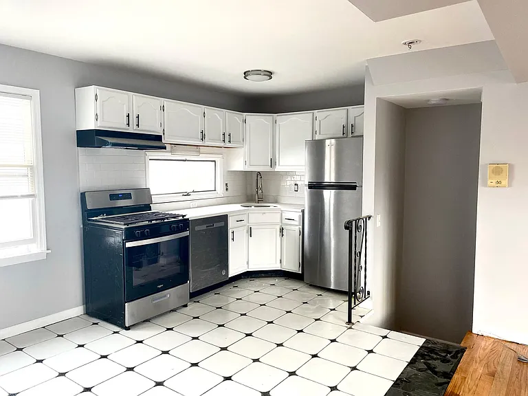 509 Central Avenuetownhouse #F — Photo 14