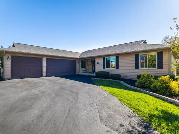 913 Amber Ln, Lake Villa, IL 60046