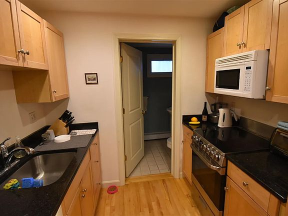 3rd image of 241 Hurley St