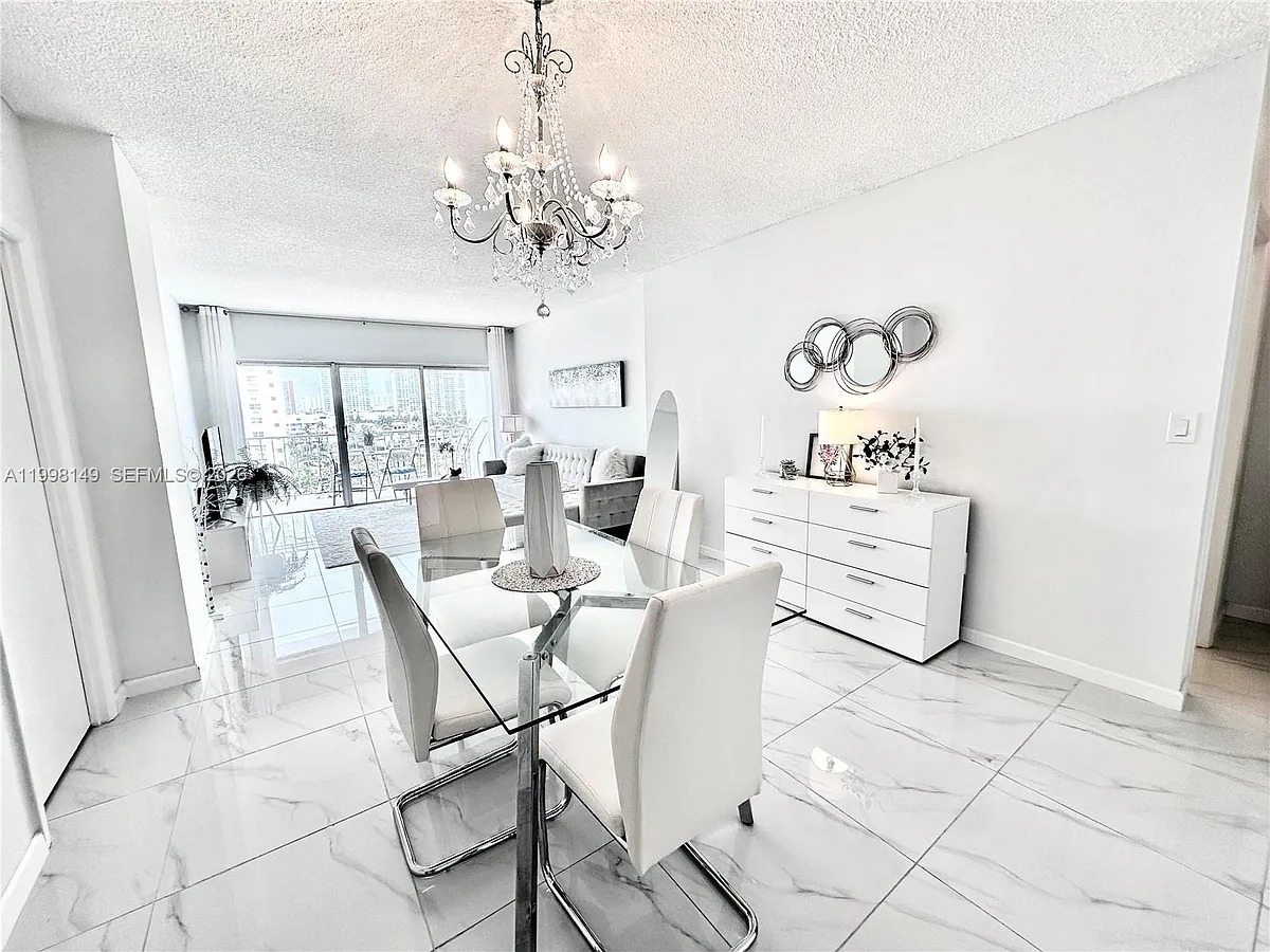 Building Photo - 500 Bayview Dr #717