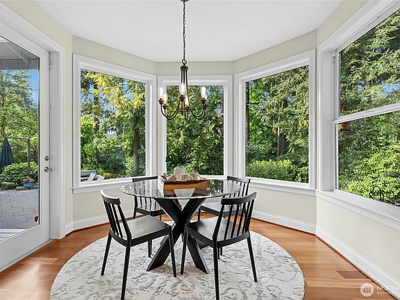3rd image of 10806 SE 16th Street