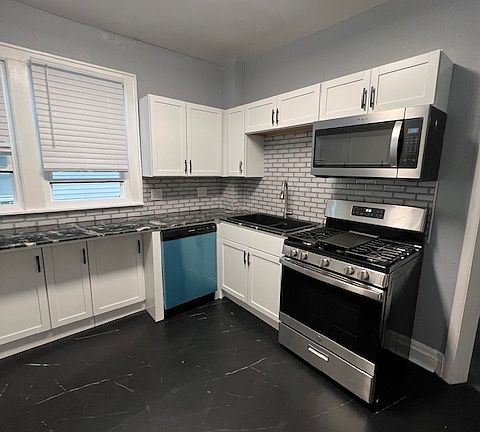 5th image of 1526 E Genesee St #2