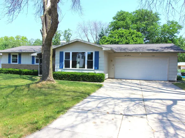 1256 Alice Dr, Green Bay, WI 54304