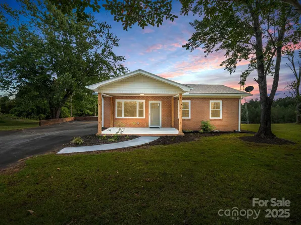 109 Avery Dr, Forest City, NC 28043