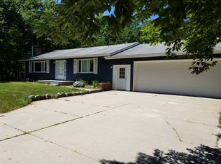 8673 Central Ave, Charlevoix, MI 49720