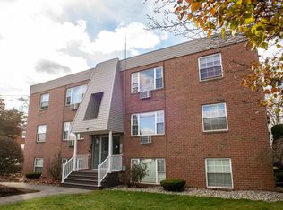 99 Cluff Crossing Rd APT B8, Salem, NH 03079