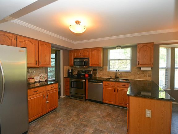 4th image of 8939 Hialeah Dr