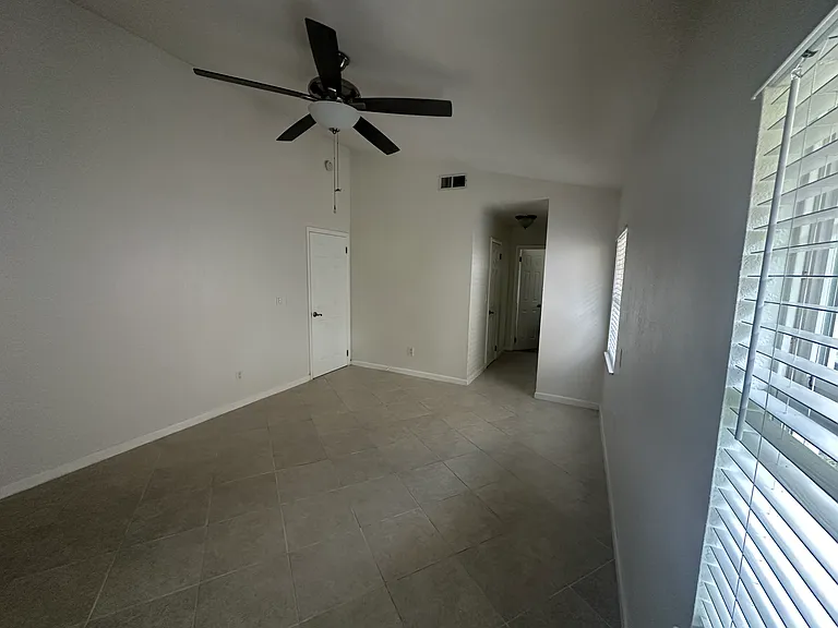 Master/Main bedroom.