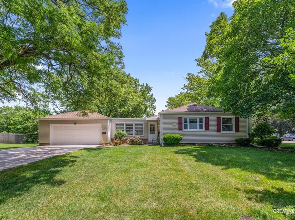 393 Lakelawn Blvd, Aurora, IL 60506