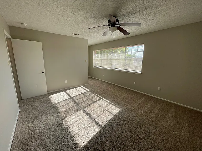 412 Blue Valley Dr — Photo 6