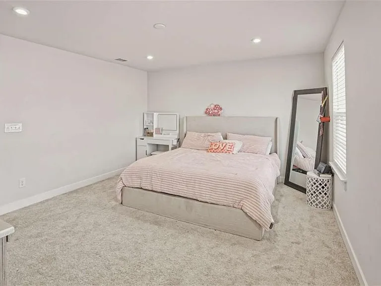 305 Meuse Ln — Photo 20