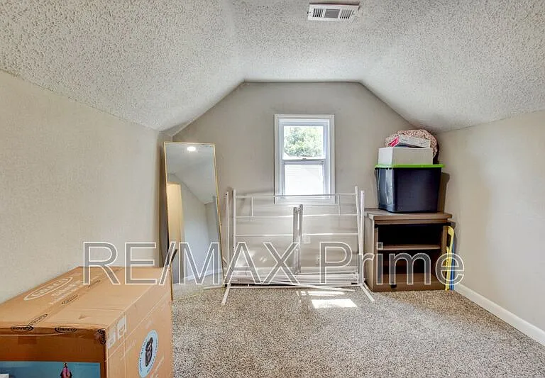 2 Clover St — Photo 13