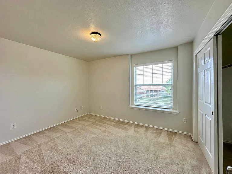 1806 Lobrecht Ct — Photo 31