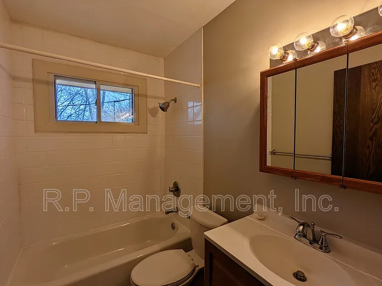 5117 Washington St NE — Photo 8