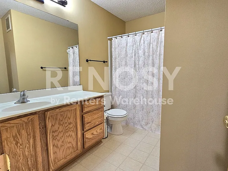 7648 Century Blvd — Photo 18
