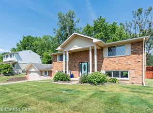 52598 Belle Vernon Dr, Shelby Township, MI 48316