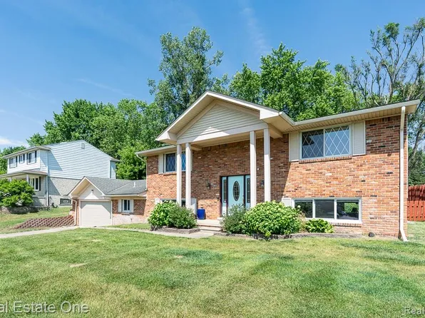 52598 Belle Vernon Dr, Shelby Township, MI 48316
