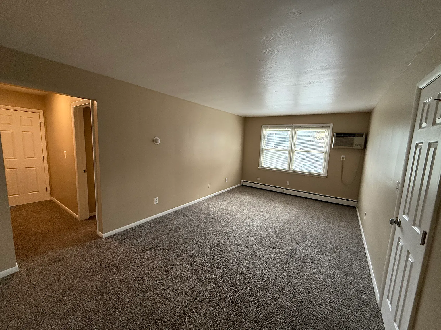 1125 N Highland Ave — Photo 4