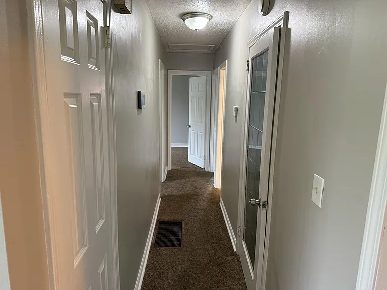 508 Closhire Ln — Photo 30