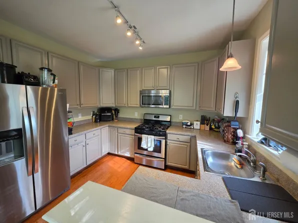 132 Timberlake Dr, Trenton, NJ 08618