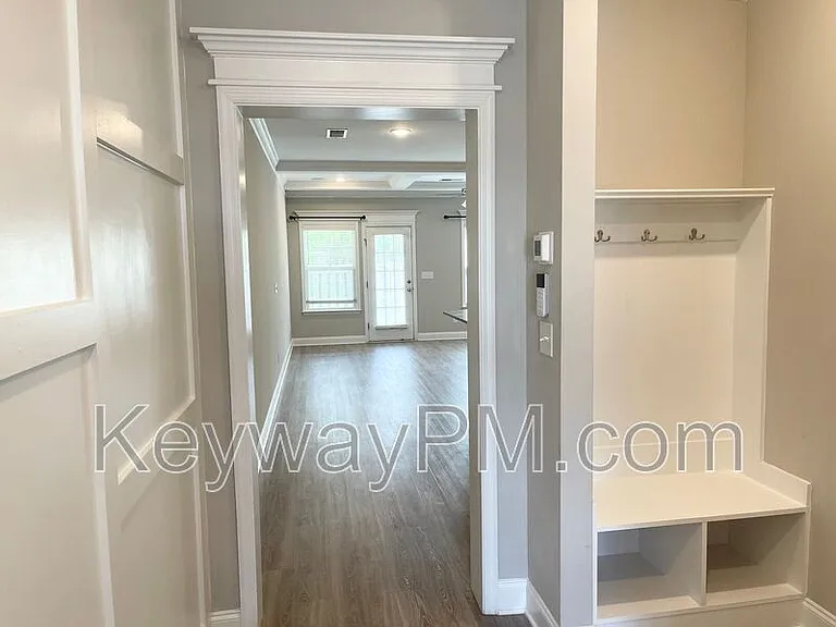 301 Sumac Trl — Photo 3