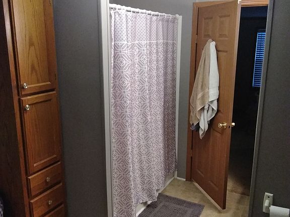 Master bath, tub and full shower