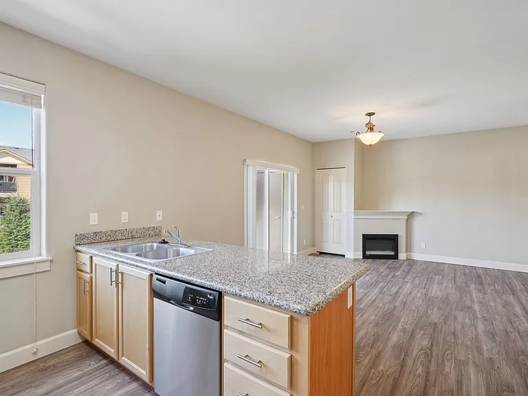 Aspen Grove Apartments — Photo 22